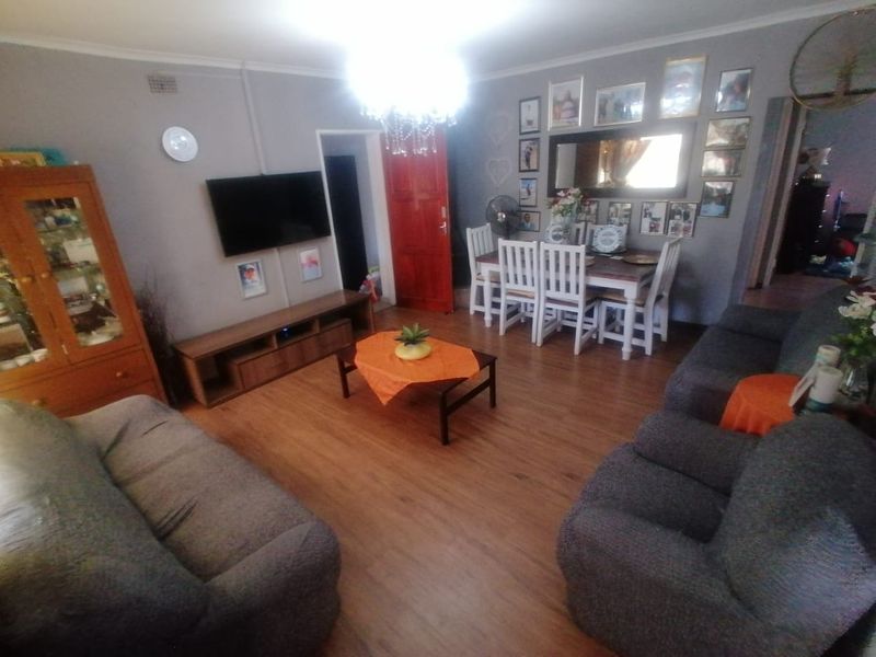 Wow!!! What an amazing Home, you have to view this one!!!!!!!!!!!!111 - Photo 8