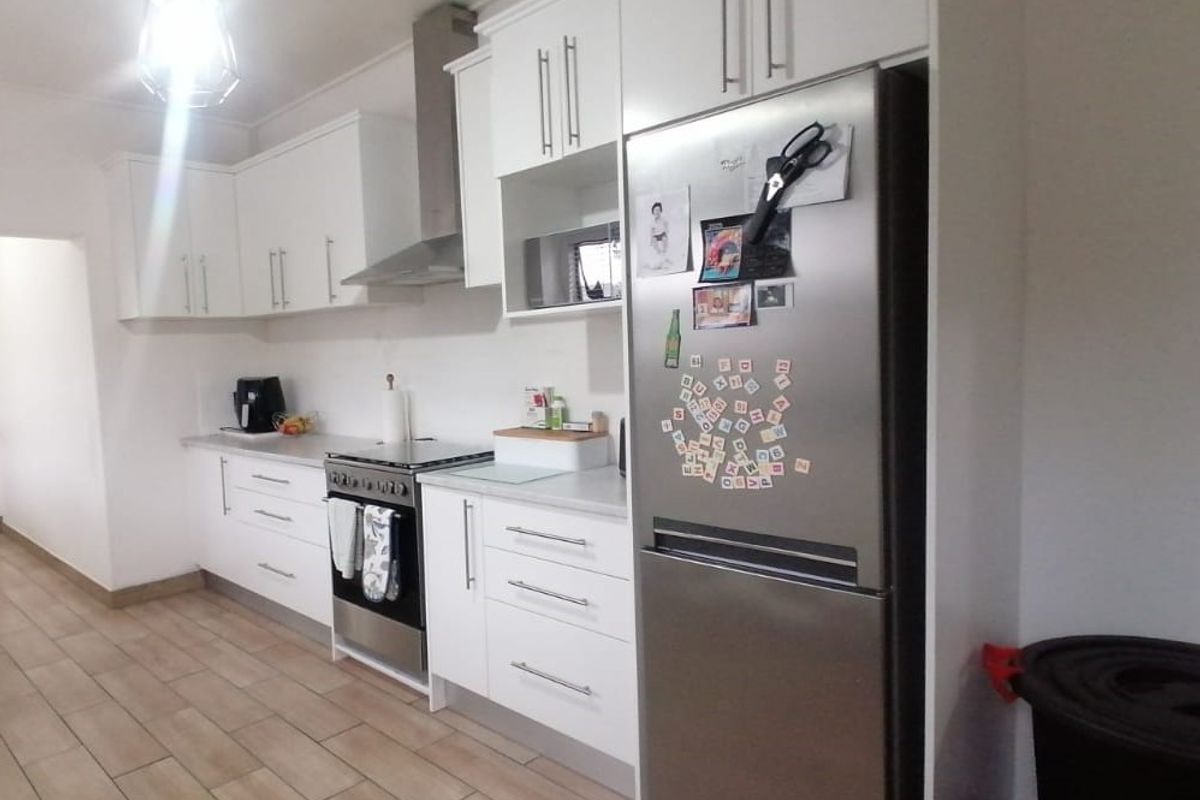 PERFECT LOCATION, PERFECT PRICE AND PERFECT SIZE - Photo 2