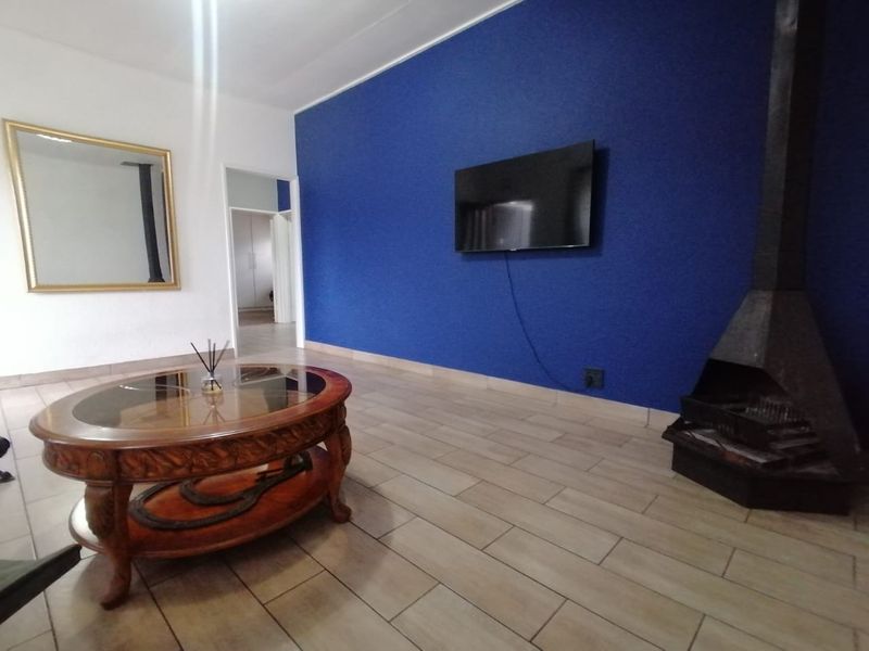 PERFECT LOCATION, PERFECT PRICE AND PERFECT SIZE - Photo 5