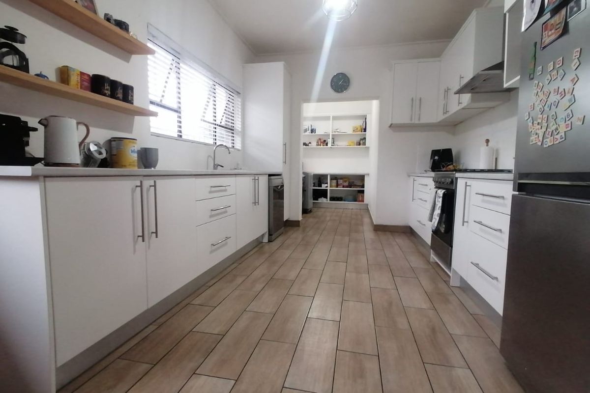 PERFECT LOCATION, PERFECT PRICE AND PERFECT SIZE - Photo 3