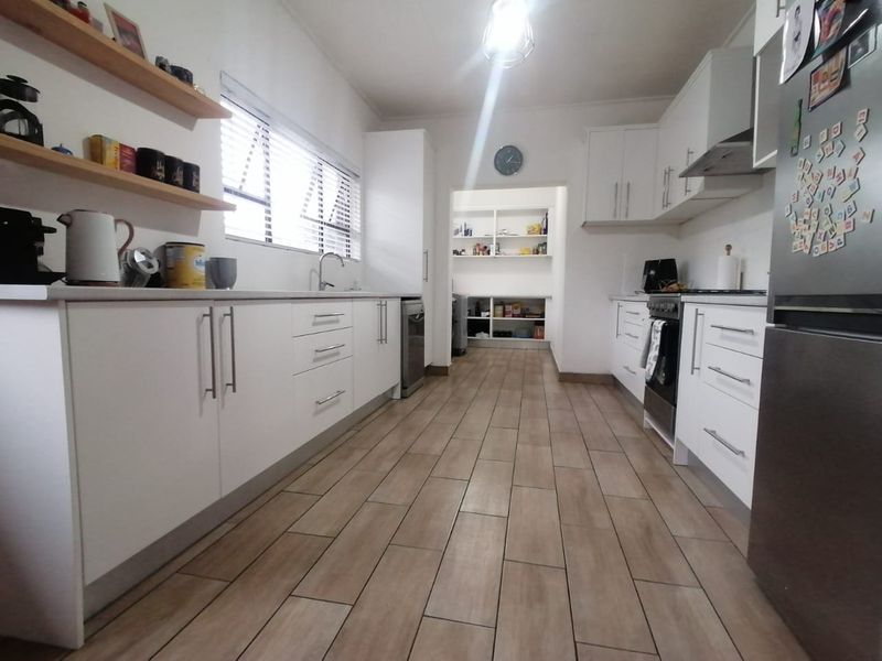 PERFECT LOCATION, PERFECT PRICE AND PERFECT SIZE - Photo 3