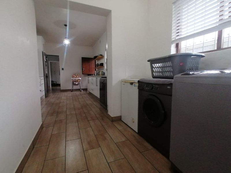 PERFECT LOCATION, PERFECT PRICE AND PERFECT SIZE - Photo 10