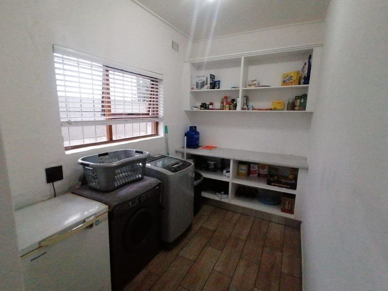 PERFECT LOCATION, PERFECT PRICE AND PERFECT SIZE - Photo 8