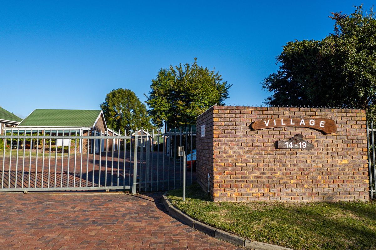 Simple, Secure & Full of Charm - Photo 3