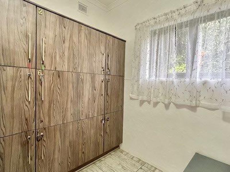 Elegant Coastal Masterpiece With Panoramic Ocean Vistas - Photo 10