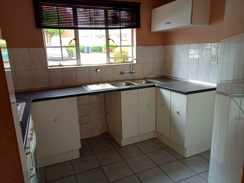 Groundfloor Two Bedroom Apartment For Sale - Photo 4