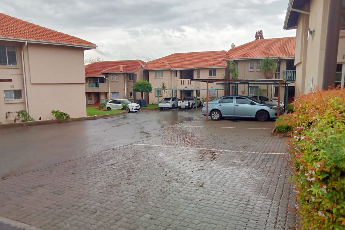 Groundfloor Two Bedroom Apartment For Sale - Photo 2