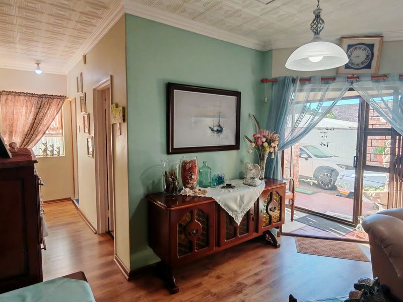 Hartenbos home with charm, swimming pool and security. - Photo 10