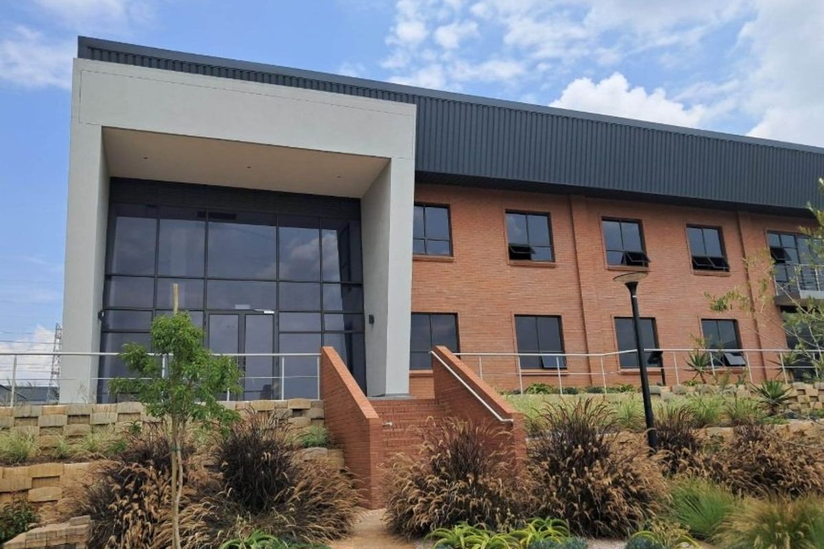 Expand Your Operations – Industrial Warehouses – 2 230m2 TO LET - Photo 5