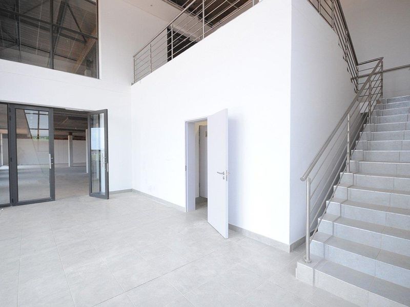 Expand Your Operations – Industrial Warehouses – 2 230m2 TO LET - Photo 3