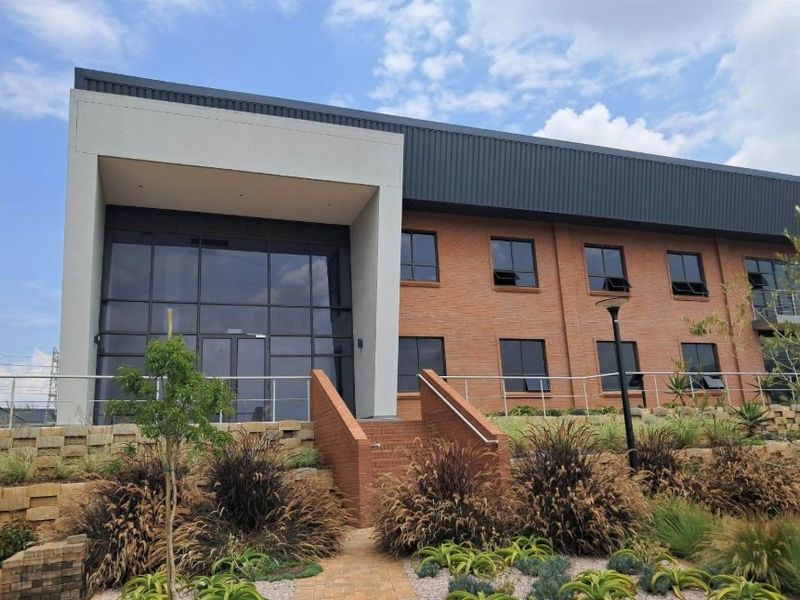 Expand Your Operations – Industrial Warehouses – 2 230m2 TO LET - Photo 10