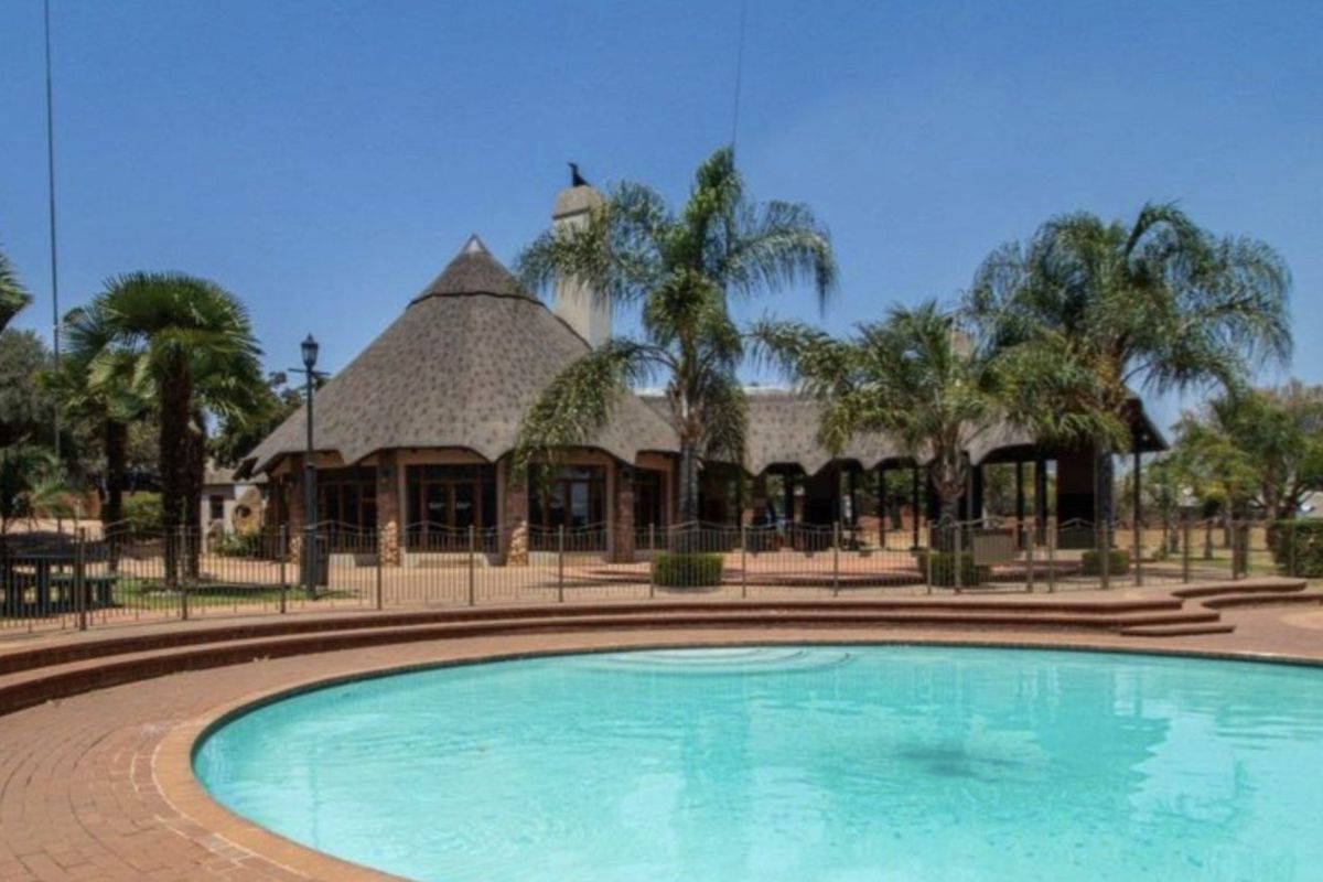 Apartment For Sale in Mooikloof Ridge - Photo 2