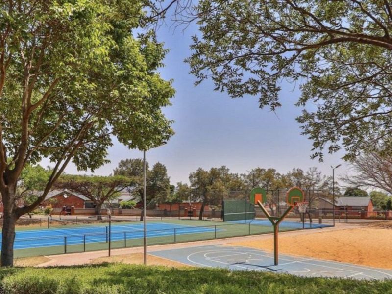 Apartment For Sale in Mooikloof Ridge - Photo 4