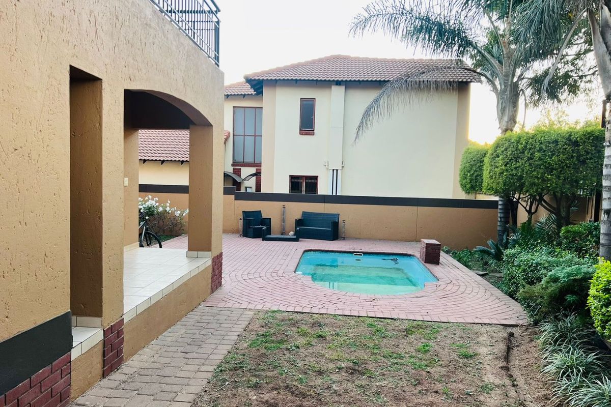Four Bedroom Family Home in a Secured Estate - Photo 3