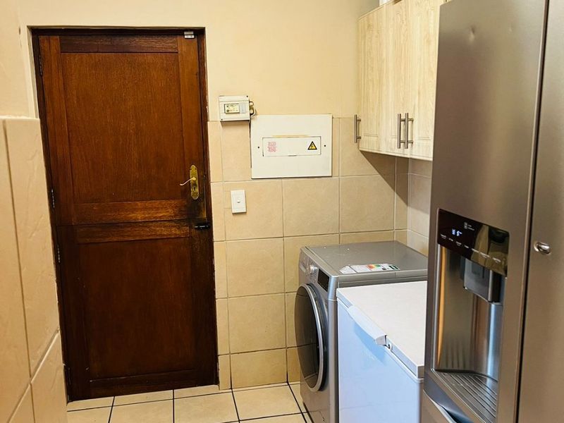 Four Bedroom Family Home in a Secured Estate - Photo 8