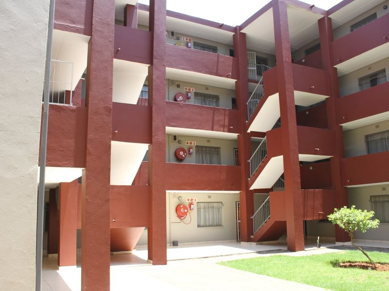 3 Bedroom Apartment on the Ground Floor - Photo 3