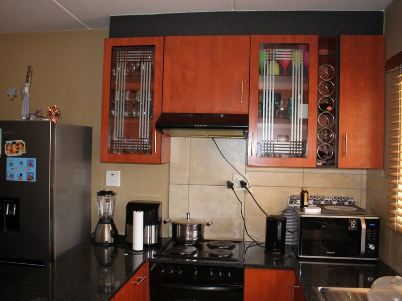 3 Bedroom Apartment on the Ground Floor - Photo 5