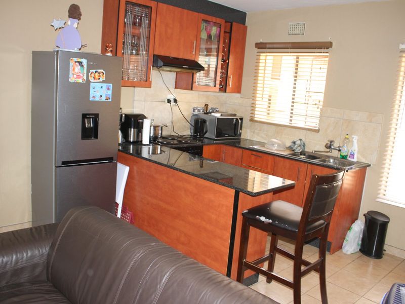 3 Bedroom Apartment on the Ground Floor - Photo 8