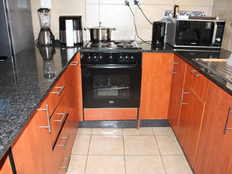 3 Bedroom Apartment on the Ground Floor - Photo 7