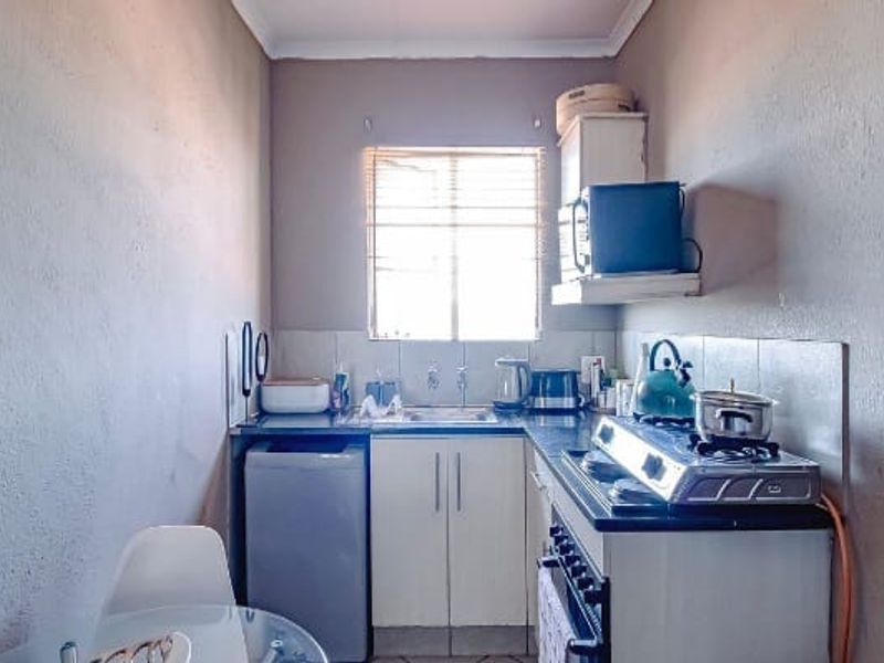 2 Bedroom Apartment for Sale in Danville  - Photo 3