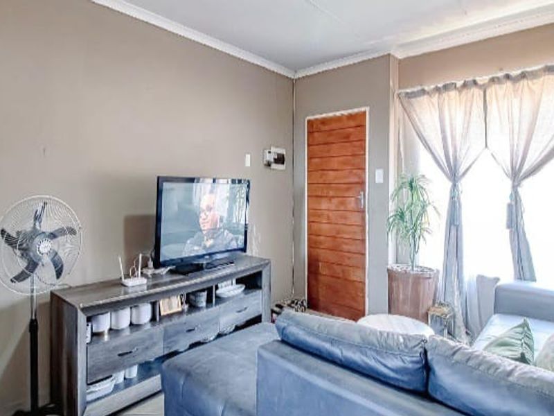 2 Bedroom Apartment for Sale in Danville  - Photo 7