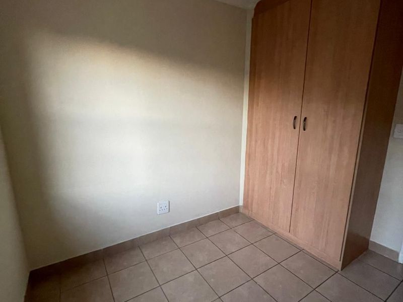3 Bedrooms For Sale in Olievenhoutbosch - Photo 9