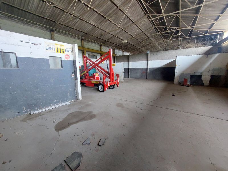 Industrial To Rent in Malvern - Photo 5