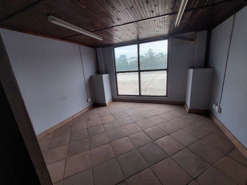 Industrial To Rent in Malvern - Photo 8