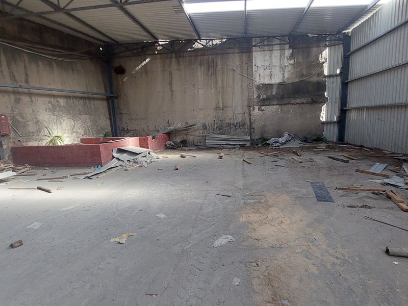 Commercial property for rent in Queensburgh - Photo 3