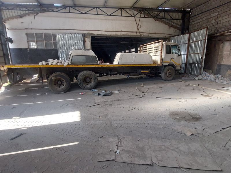 Commercial property for rent in Queensburgh - Photo 4