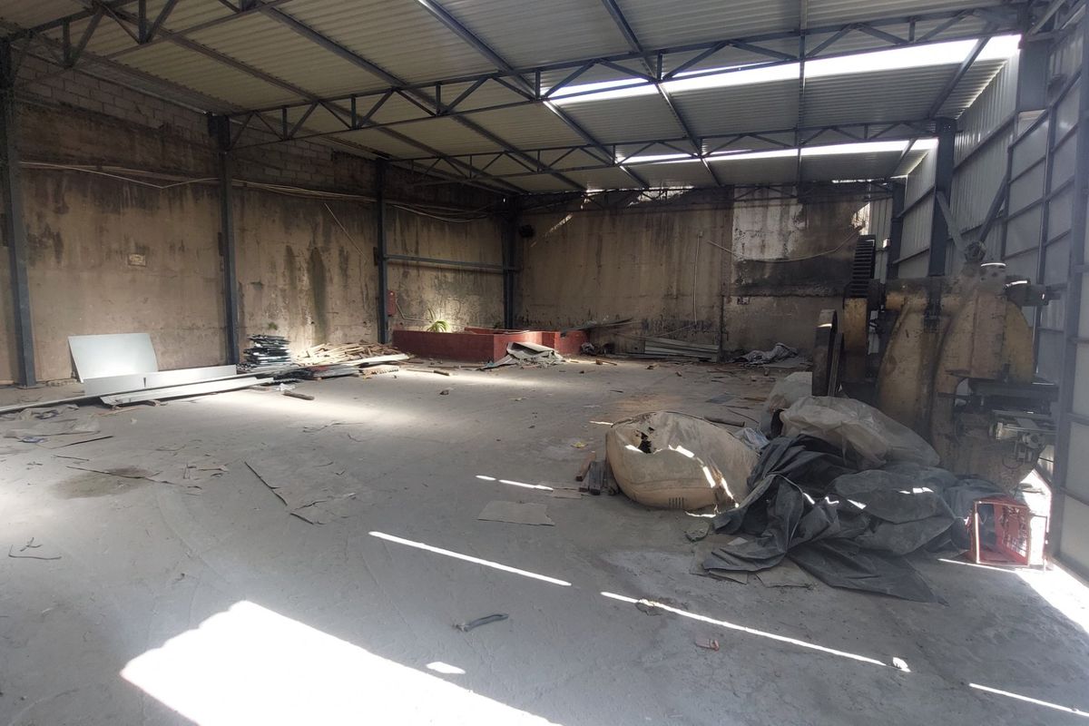 Commercial property for rent in Queensburgh - Photo 2