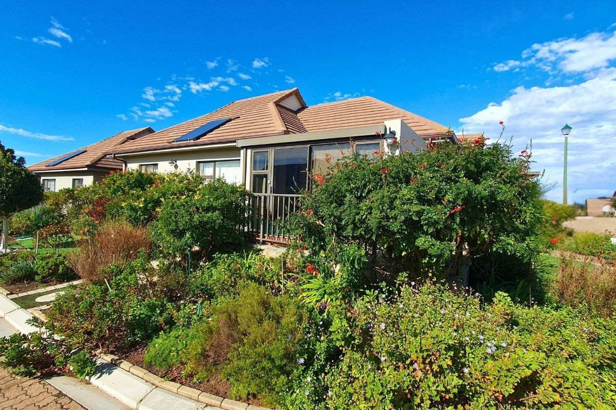 Secure Retirement Living with Modern Comfort – Mossel Bay Lifestyle & Retirement Village - Photo 2