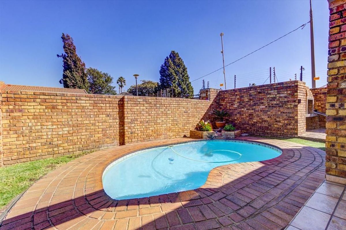 Neat Family Home with Pool and Modern Comforts - Photo 3