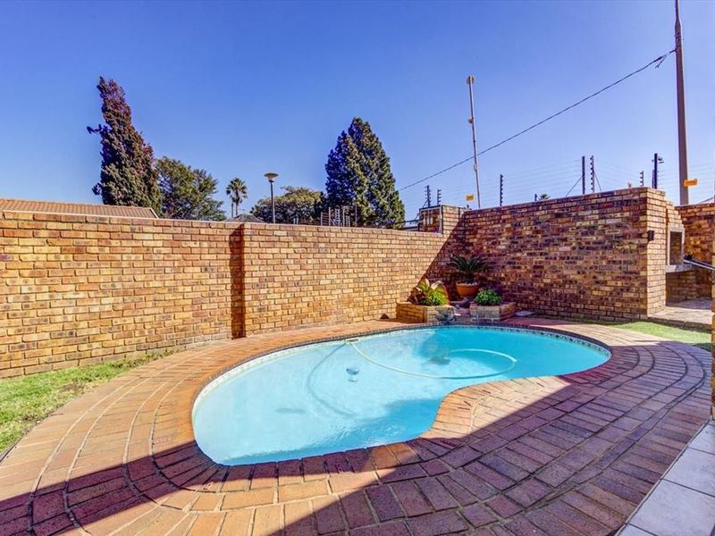 Neat Family Home with Pool and Modern Comforts - Photo 3