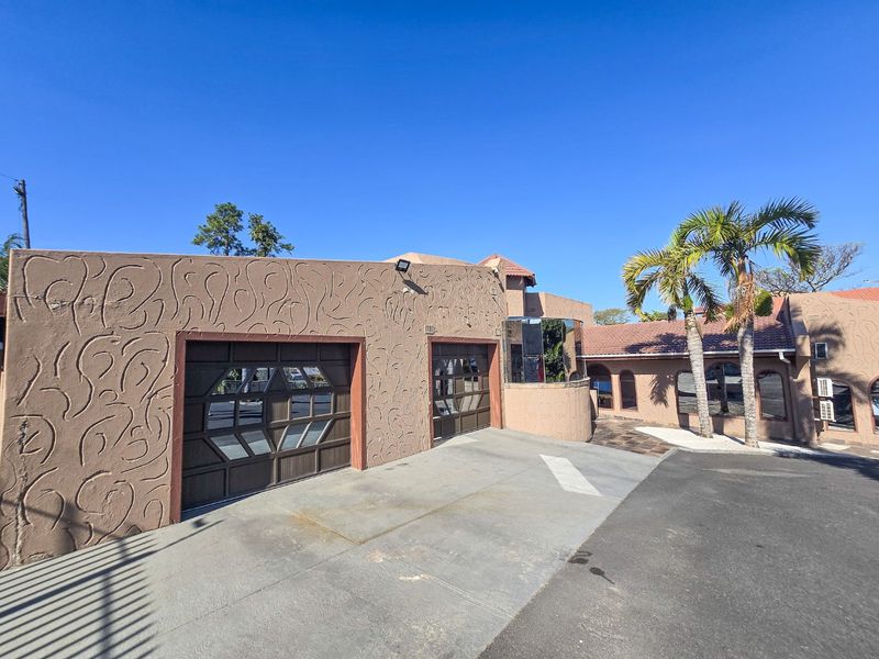 Modern Family Home On A Spacious Stand – Move-In Ready! - Photo 5