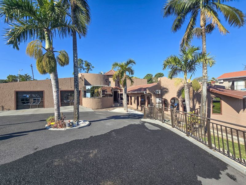 Modern Family Home On A Spacious Stand – Move-In Ready! - Photo 3