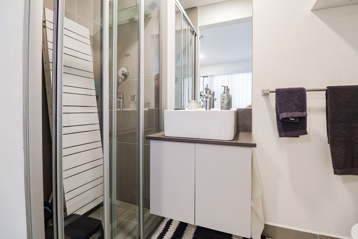 Coastal Classic – Where Luxury Meets Effortless Living in Mossel Bay - Photo 4