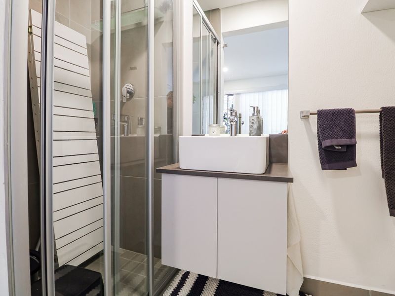 Coastal Classic – Where Luxury Meets Effortless Living in Mossel Bay - Photo 4