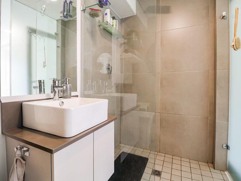 Coastal Classic – Where Luxury Meets Effortless Living in Mossel Bay - Photo 5