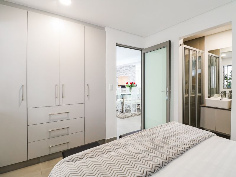 Coastal Classic – Where Luxury Meets Effortless Living in Mossel Bay - Photo 3