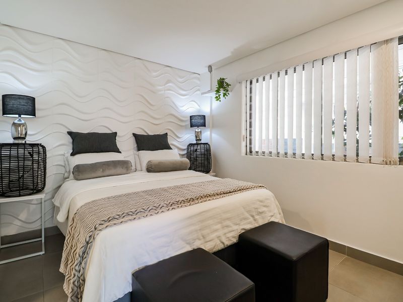 Coastal Classic – Where Luxury Meets Effortless Living in Mossel Bay - Photo 6