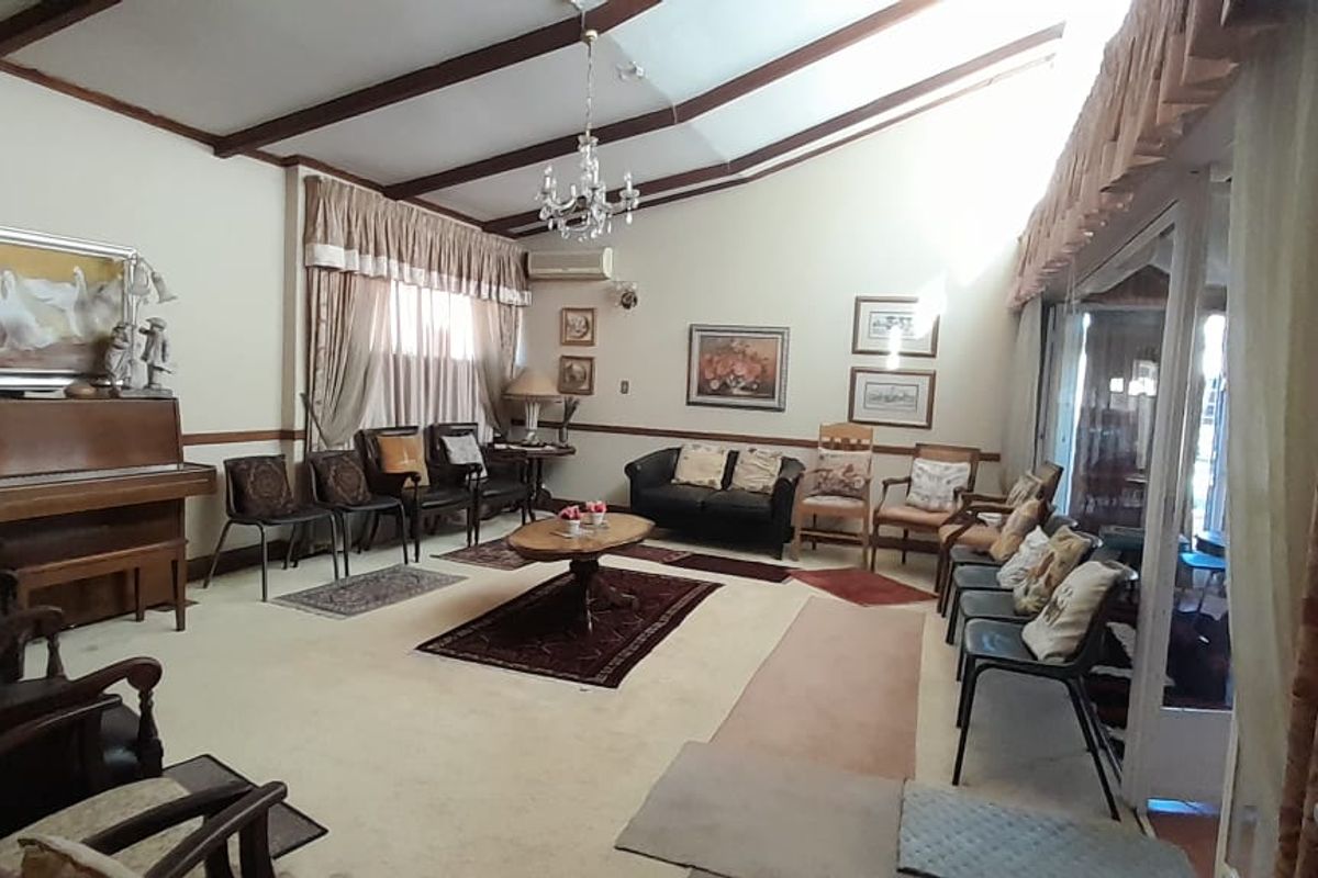 4 Bedroom Bargain – Perfect for Renovators or Investors - Photo 5