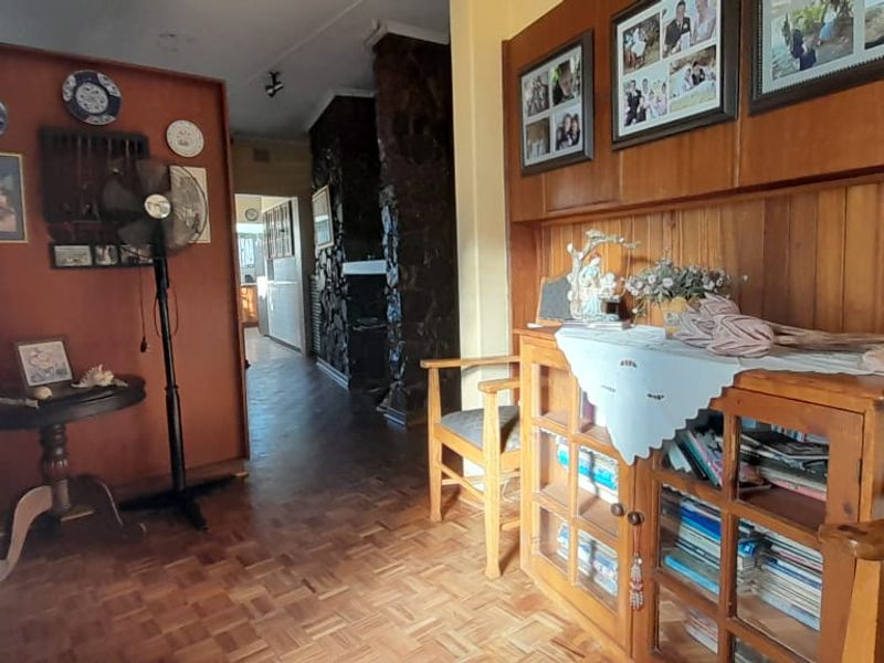 4 Bedroom Bargain – Perfect for Renovators or Investors - Photo 9