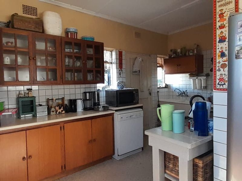 4 Bedroom Bargain – Perfect for Renovators or Investors - Photo 8