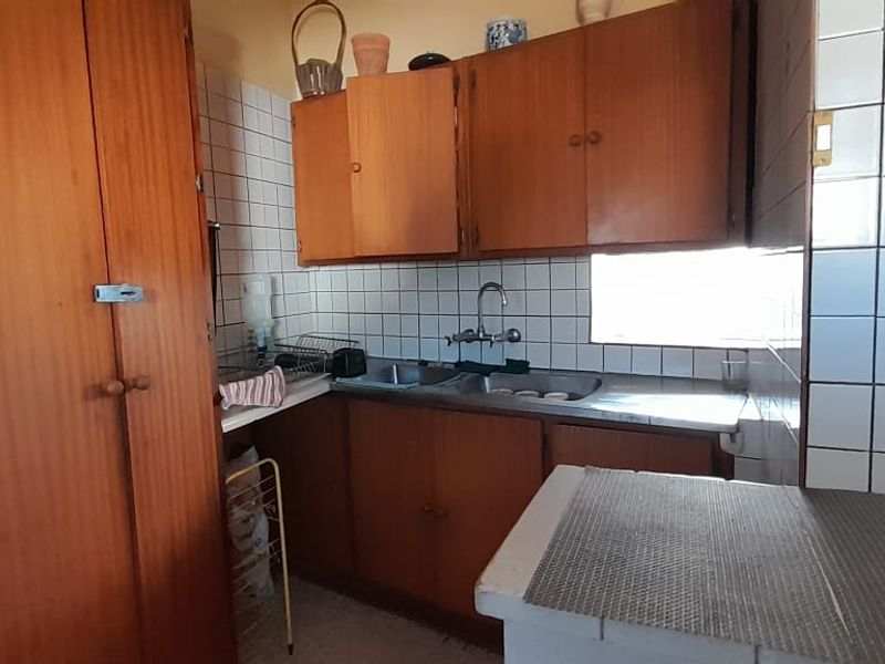 4 Bedroom Bargain – Perfect for Renovators or Investors - Photo 7