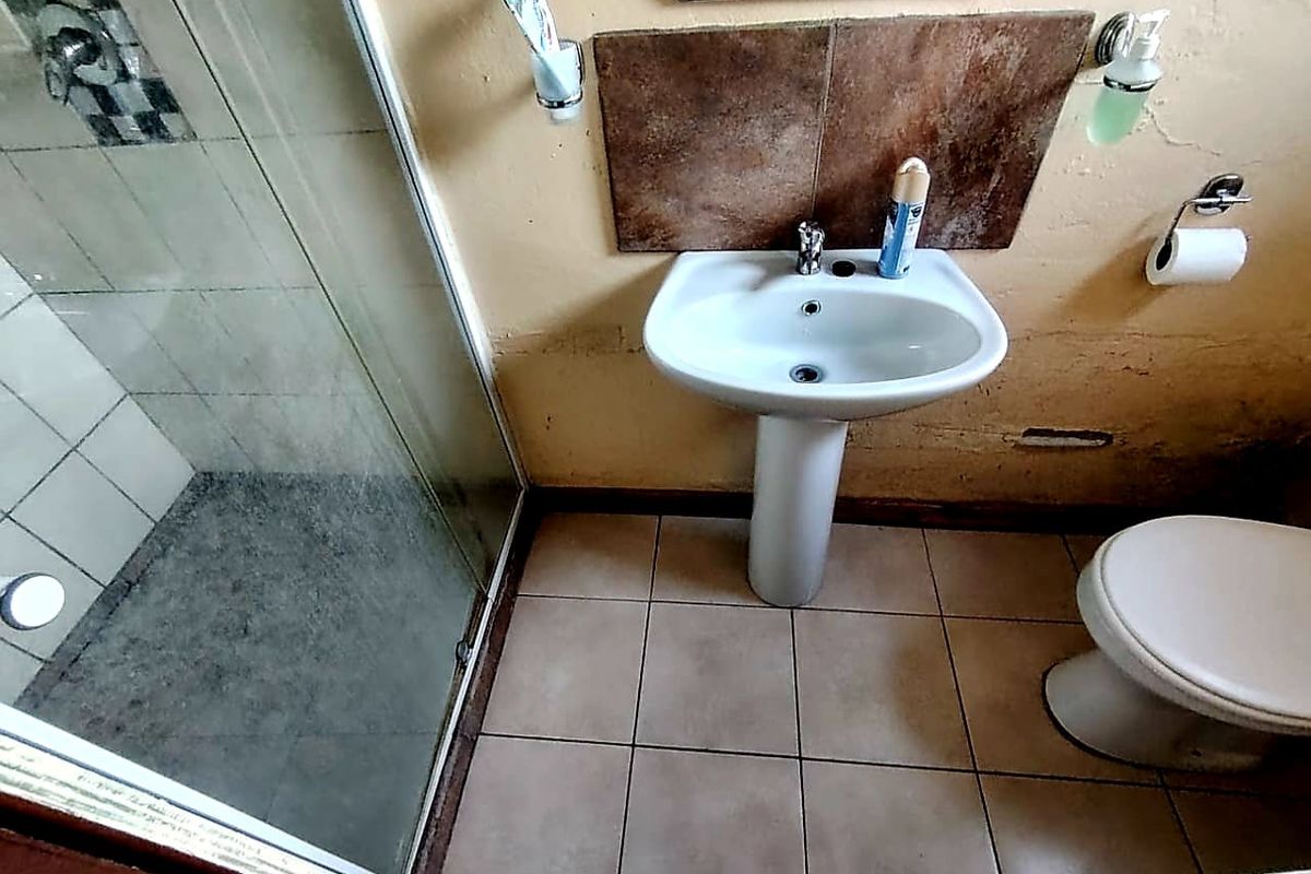 3 Bedroom House for Sale in Mdantsane - Photo 4