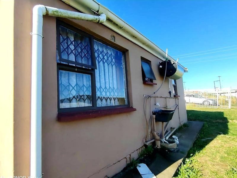 2 Bedroom House for Sale in Reeston - Photo 2