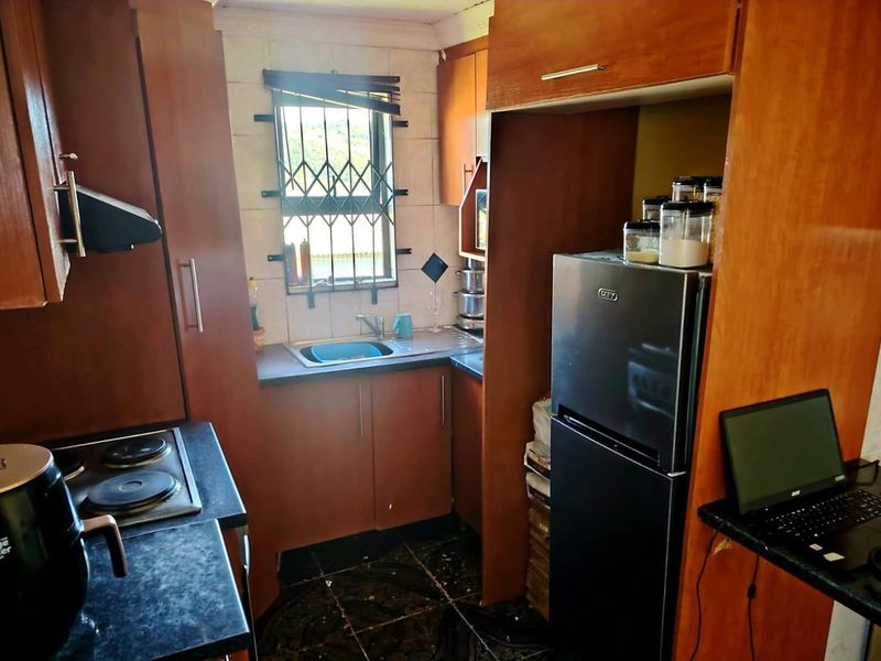 2 Bedroom House for Sale in Reeston - Photo 5