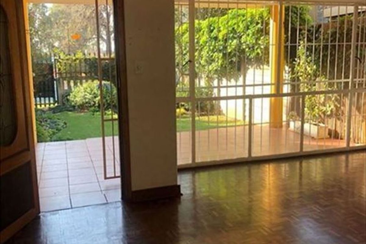 Cozy Two-Bedroom Home with Ample Parking - Photo 2