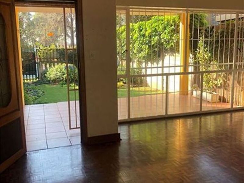 Cozy Two-Bedroom Home with Ample Parking - Photo 2